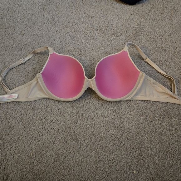 Nude colored Victoria's Secret Bra - Picture 6 of 6